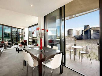 Docklands Executive Apartments - Accommodation Port Macquarie 19