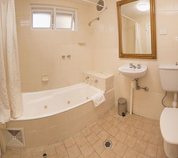 Manly Oceanside - Accommodation Port Macquarie 31