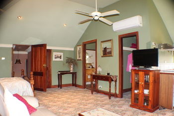 Storey Grange - Accommodation Port Macquarie 41