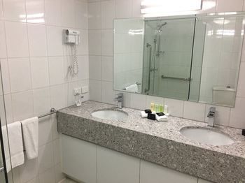 Kimberley Gardens Hotel & Serviced Apartments - Accommodation Port Macquarie 8
