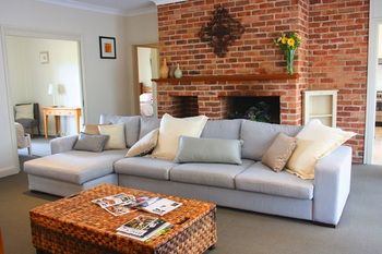 Pokolbin Village - Accommodation Port Macquarie 39
