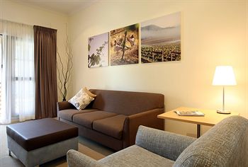 Pokolbin Village - Accommodation Port Macquarie 8