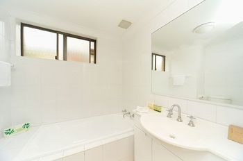 Waldorf Eastwood Residential Apartments - Accommodation Port Macquarie 8