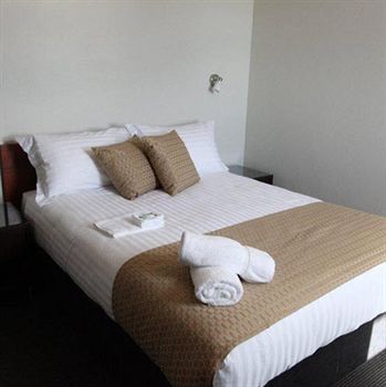 The Huskisson - Accommodation Port Macquarie 6