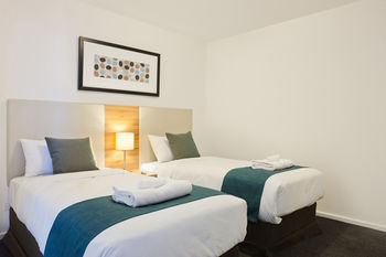 Melbourne Short Stay Apartments MP Deluxe - Accommodation Port Macquarie 3