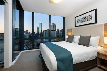 Melbourne Short Stay Apartments MP Deluxe - Accommodation Port Macquarie 4