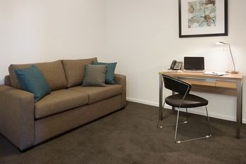 Melbourne Short Stay Apartments MP Deluxe - Accommodation Port Macquarie 8