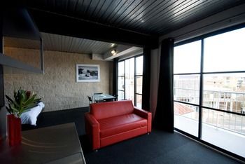 St Kilda Beach House @ Hotel Barkly - Hostel - Accommodation Port Macquarie 6