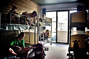 St Kilda Beach House @ Hotel Barkly - Hostel - Accommodation Port Macquarie 9