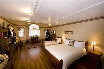 Montville Attic - Accommodation Port Macquarie 3