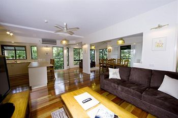 Montville Attic - Accommodation Port Macquarie 10