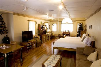 Montville Attic - Accommodation Port Macquarie 12