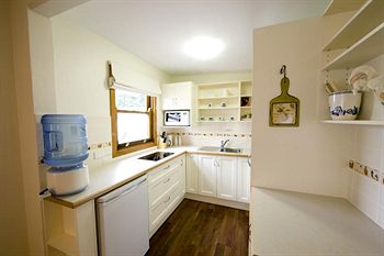 Montville Attic - Accommodation Port Macquarie 13