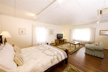Montville Attic - Accommodation Port Macquarie 14