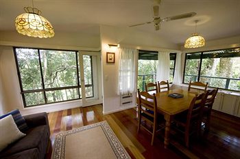 Montville Attic - Accommodation Port Macquarie 15