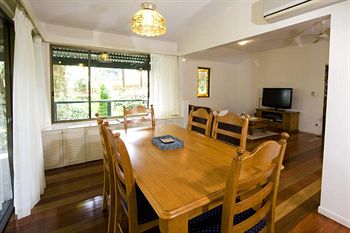 Montville Attic - Accommodation Port Macquarie 16