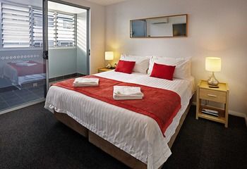 Crown On Darby - Accommodation Port Macquarie 3
