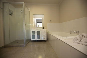De'Vine Escape - Accommodation Port Macquarie 11