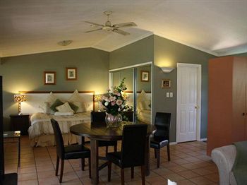 House Of Laurels - Accommodation Port Macquarie 2