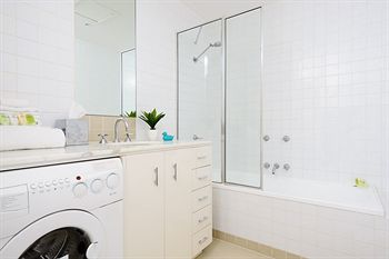 Treasury On Collins - Accommodation Port Macquarie 0