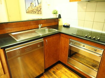Melbourne City Stays - Accommodation Port Macquarie 124