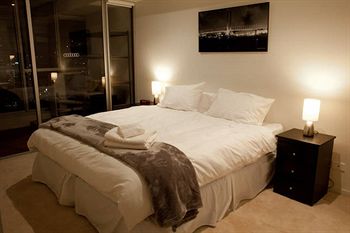 Melbourne Holiday Apartments At McCrae Docklands - Accommodation Port Macquarie 0