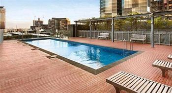Melbourne Holiday Apartments At McCrae Docklands - Accommodation Port Macquarie 3