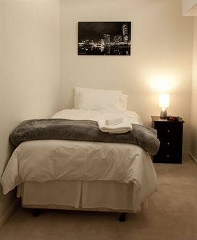 Melbourne Holiday Apartments At McCrae Docklands - Accommodation Port Macquarie 4