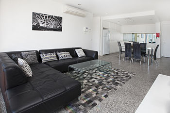 Melbourne Holiday Apartments At McCrae Docklands - Accommodation Port Macquarie 18