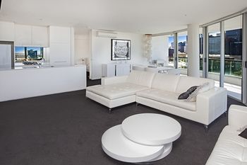 Melbourne Holiday Apartments At McCrae Docklands - Accommodation Port Macquarie 23
