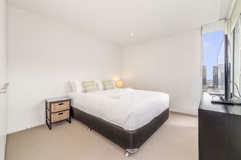 Melbourne Holiday Apartments At McCrae Docklands - Accommodation Port Macquarie 29