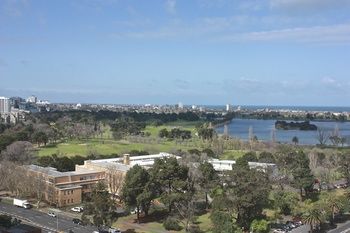 Apartments Melbourne Domain - South Melbourne - Accommodation Port Macquarie 0