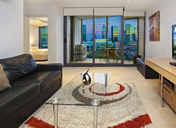 Melbourne Holiday Apartments At Northbank â€“ Downie Street - Accommodation Port Macquarie 15