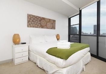 Melbourne Holiday Apartments At Northbank â€“ Downie Street - Accommodation Port Macquarie 16