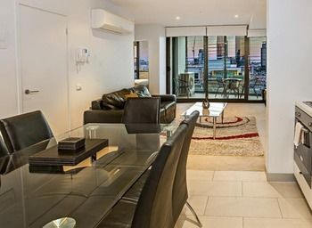 Melbourne Holiday Apartments At Northbank â€“ Downie Street - Accommodation Port Macquarie 17