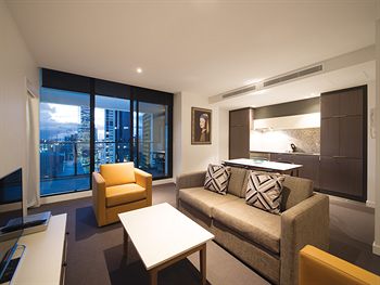 Oaks WRAP On Southbank - Accommodation Port Macquarie 0