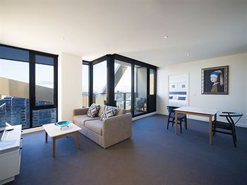 Oaks WRAP On Southbank - Accommodation Port Macquarie 2