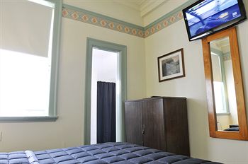 Hotel Gosford - Accommodation Port Macquarie 0