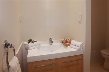 H Boutique Hotel - Accommodation Port Macquarie 2