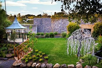 Elizabethan Lodge - Accommodation Port Macquarie 6