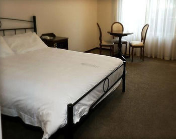 Elizabethan Lodge - Accommodation Port Macquarie 16