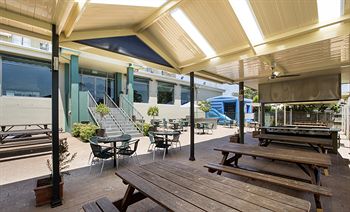 Pritchards Hotel - Accommodation Port Macquarie 2