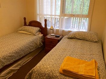 Australian Home Away @ Doncaster Grange Park - Accommodation Port Macquarie 6