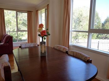 Australian Home Away @ Doncaster Grange Park - Accommodation Port Macquarie 10