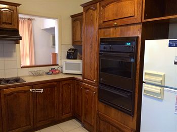 Australian Home Away @ Doncaster Grange Park - Accommodation Port Macquarie 12