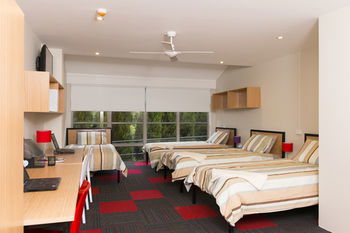 Sydney Student Living - Hostel - Accommodation Port Macquarie 8