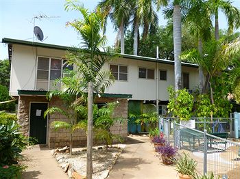 Palm Court Budget Motel Hostel/Backpackers - Accommodation Port Macquarie 2