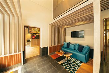 Brady Hotels - Accommodation Port Macquarie 1