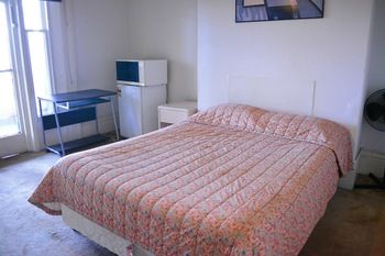 Oslo Hotel - Hostel - Accommodation Port Macquarie 9