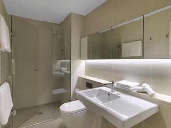 Wyndham Hotel Melbourne - Accommodation Port Macquarie 0